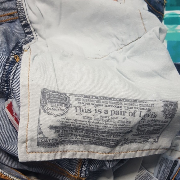 LEVI'S CUTT-OFF SHORTS - Picture 6 of 7